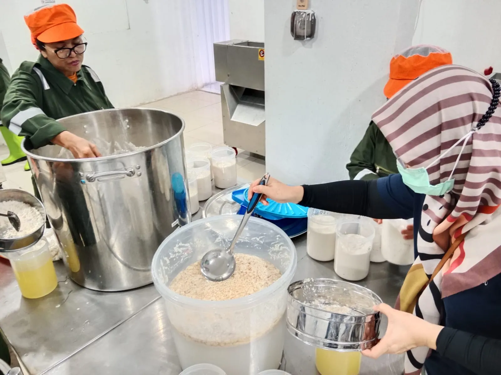 Coconut production process - Indonesian spice facility in North Sulawesi